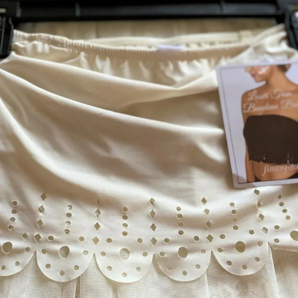 Fashion Forms Laser Cut Bandeau white Bra Size Small - Picture 4 of 9